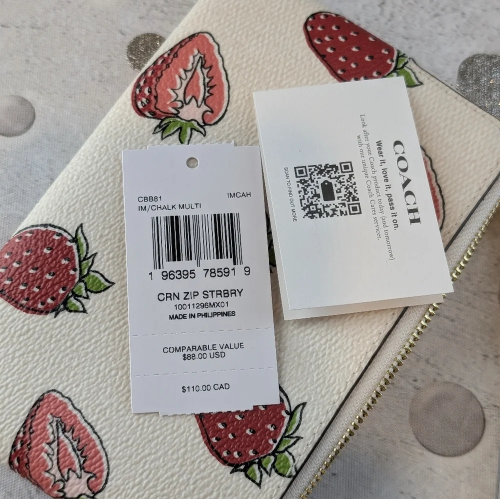 3pc Coach Beige Coated Canvas Strawberry Tote & Matching Wristlet/ Charm🍓 - Picture 14 of 16